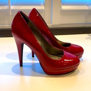 GUESS Patent Leather Pumps